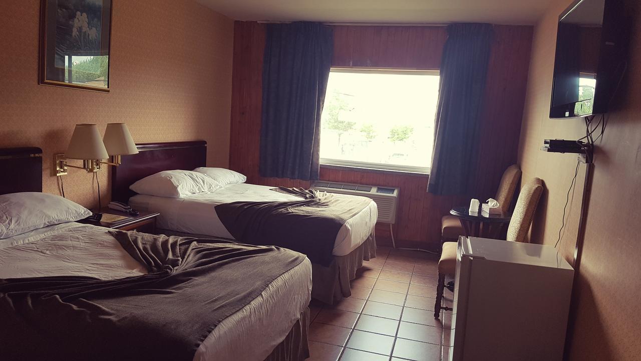 Chomedey Inn Laval Exteriér fotografie