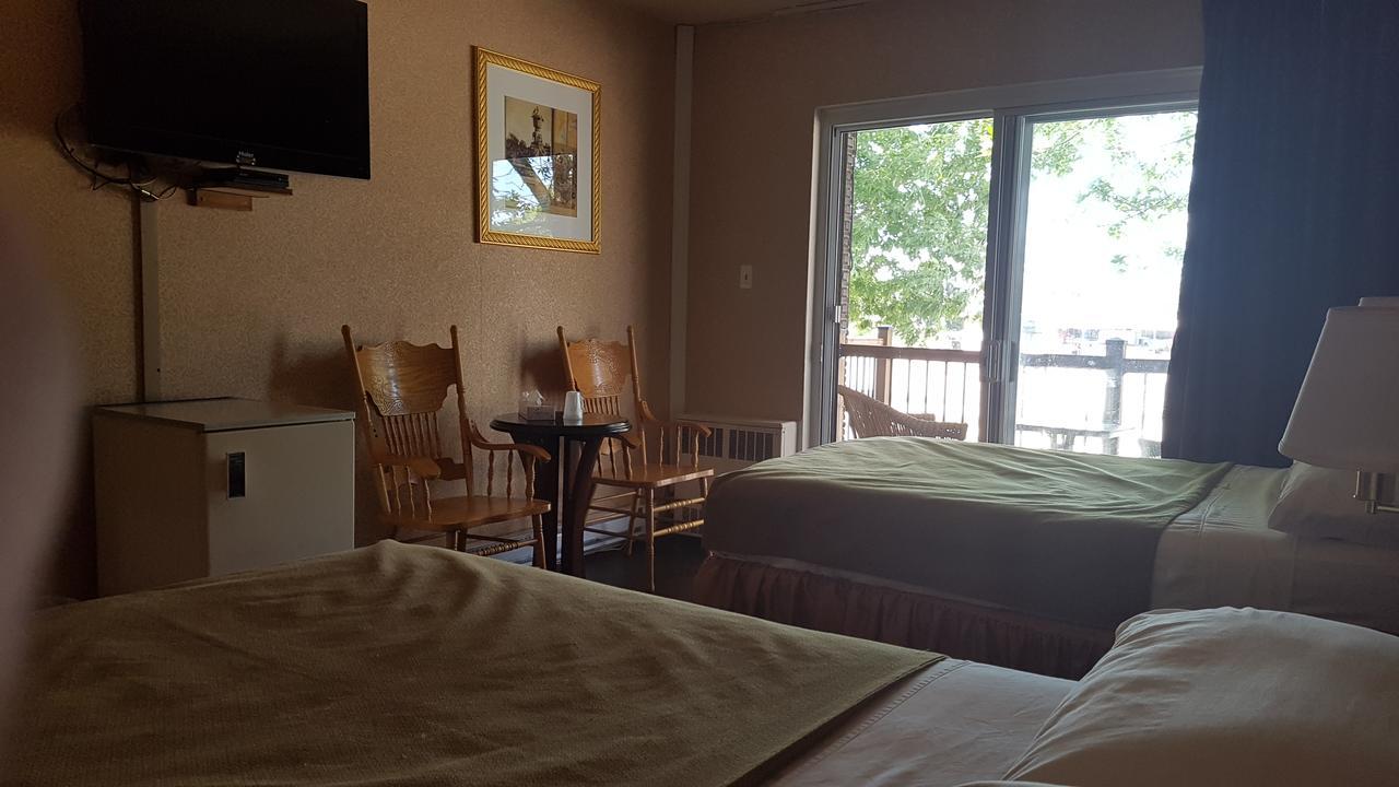 Chomedey Inn Laval Exteriér fotografie
