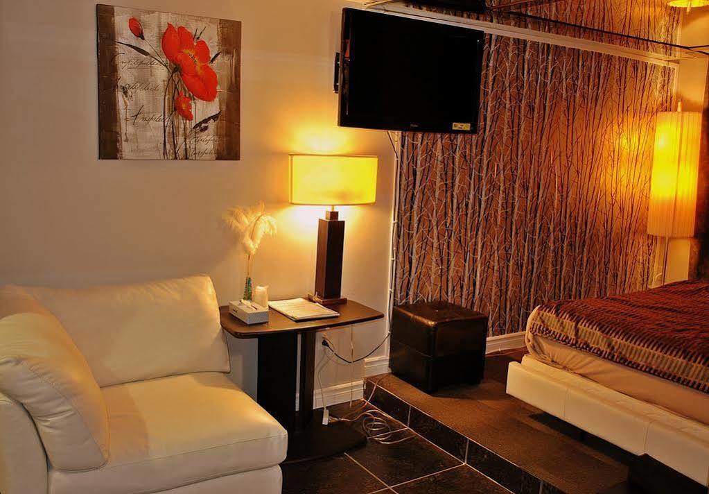 Chomedey Inn Laval Exteriér fotografie