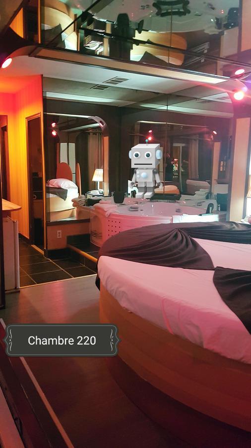 Chomedey Inn Laval Exteriér fotografie