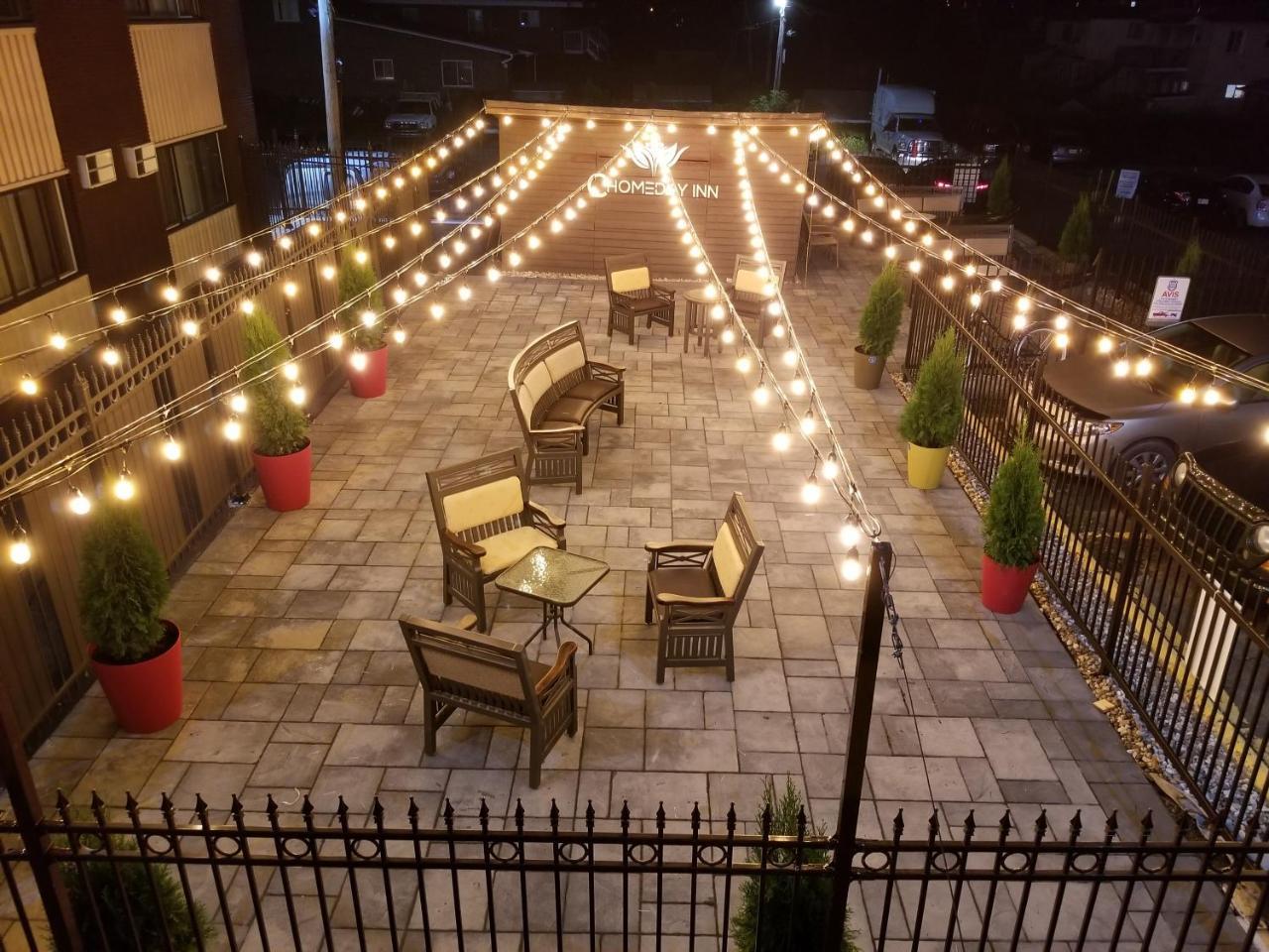 Chomedey Inn Laval Exteriér fotografie