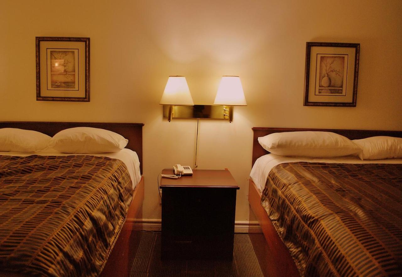 Chomedey Inn Laval Pokoj fotografie